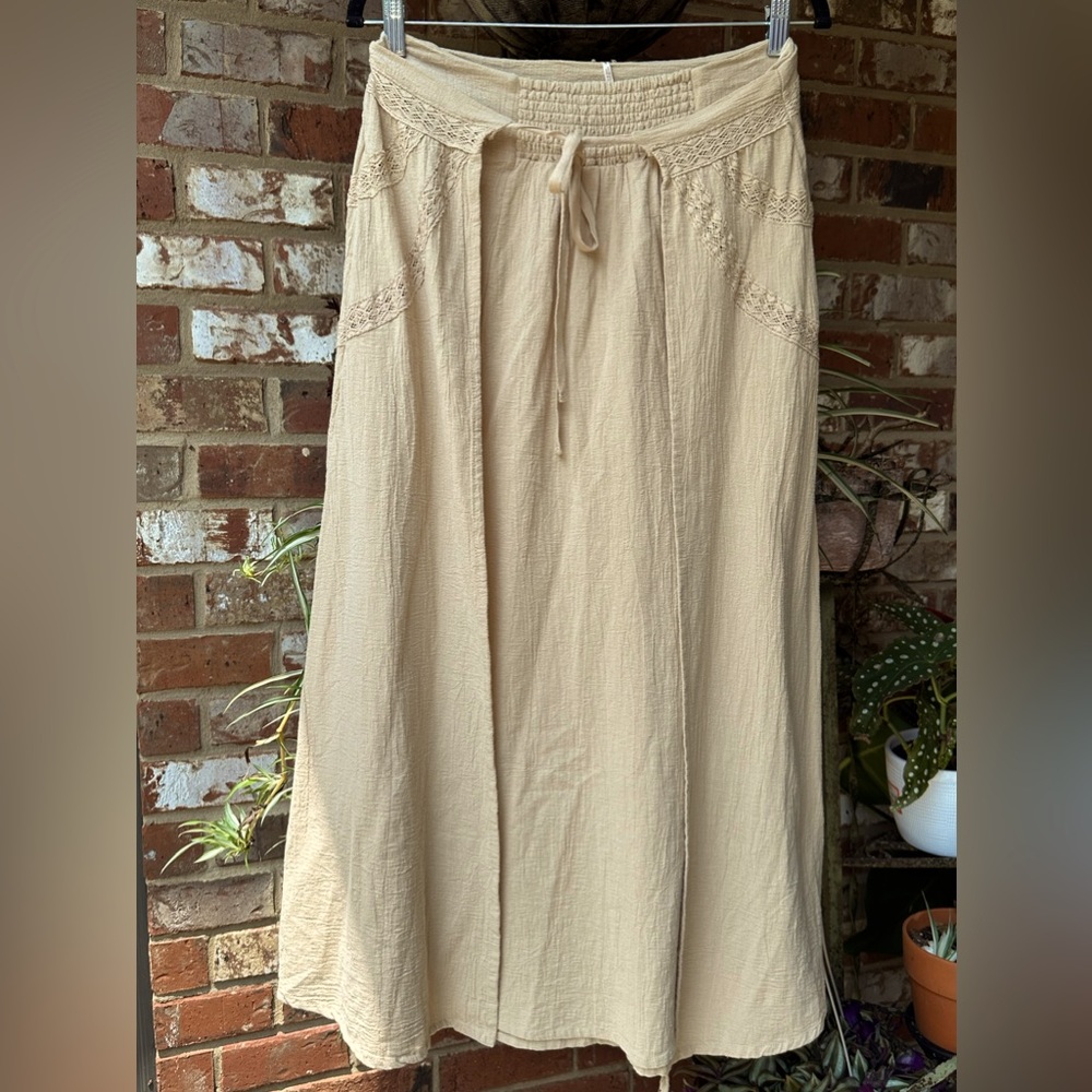 Free People NWOT Boho crocheted wrap skirt size small